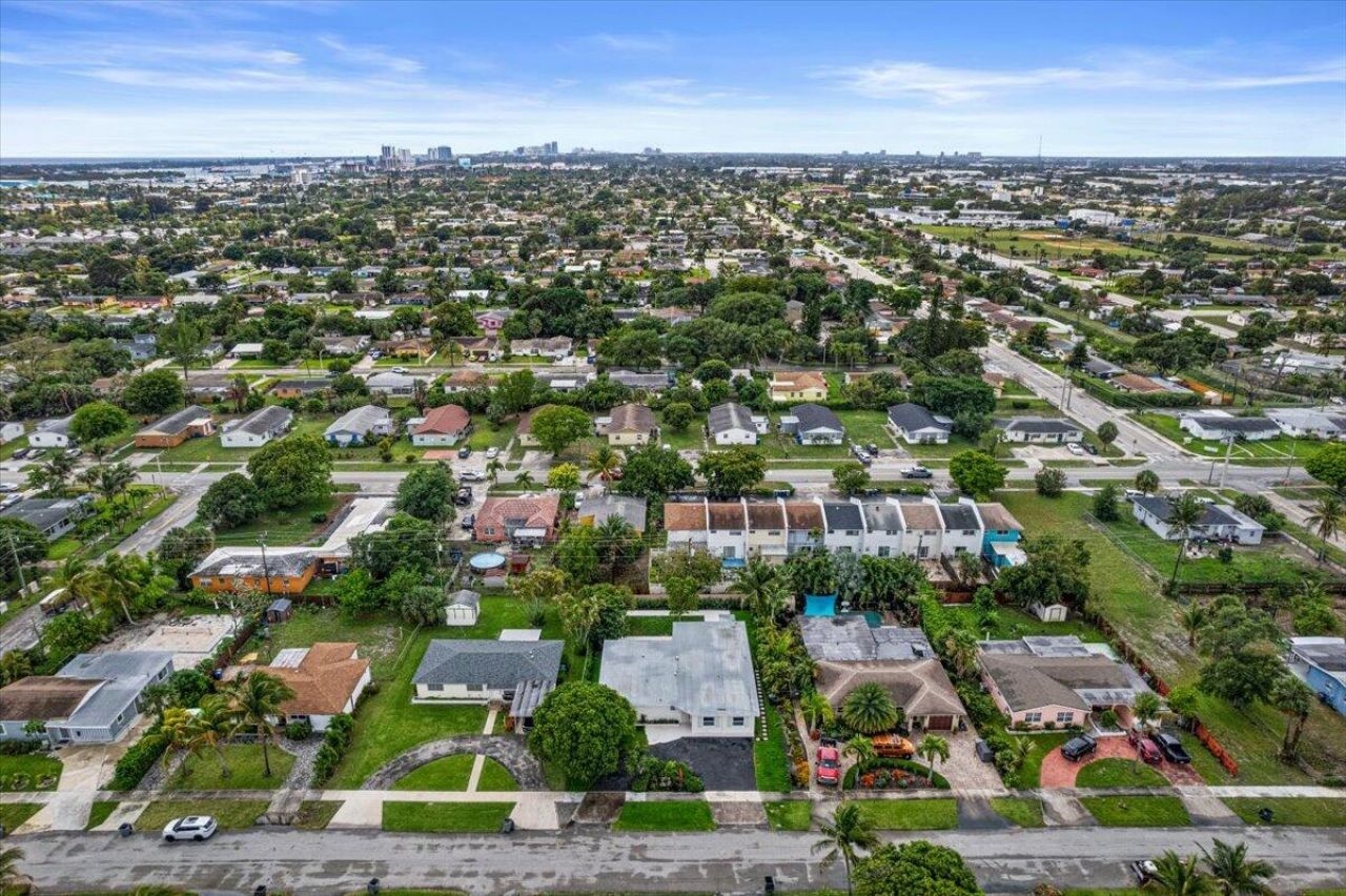 426 Bayberry Drive, West Palm Beach, FL 33403 Photo