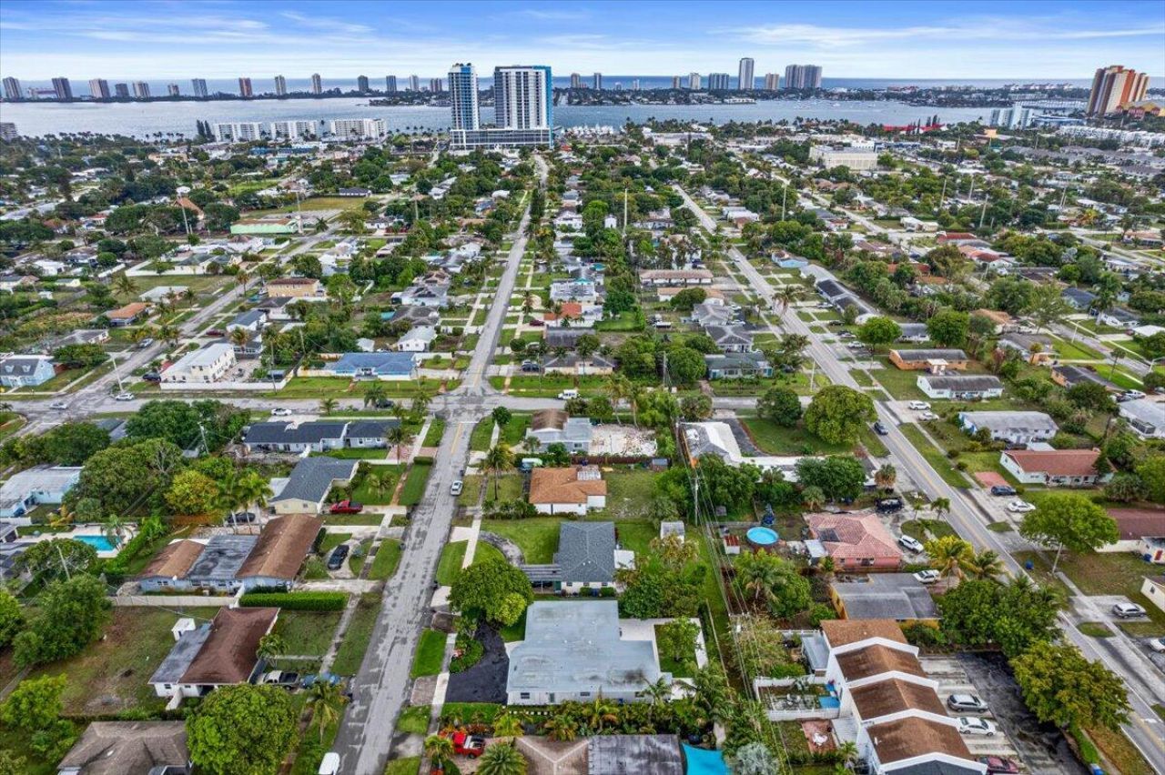 426 Bayberry Drive, West Palm Beach, FL 33403 Photo