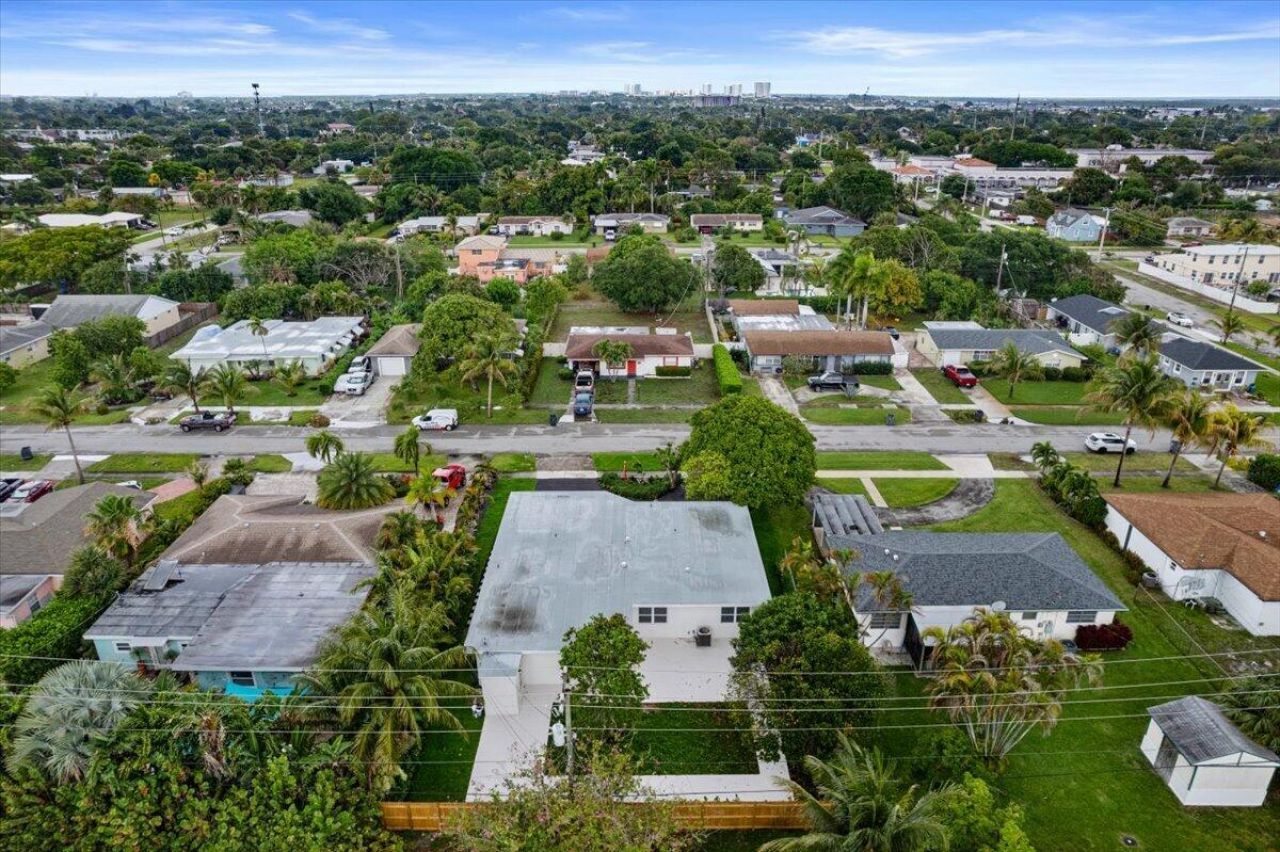 426 Bayberry Drive, West Palm Beach, FL 33403 Photo