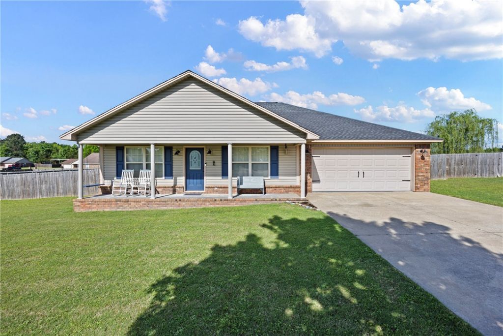 521 Maggie Loop, Pottsville, AR 72858 Main Photo