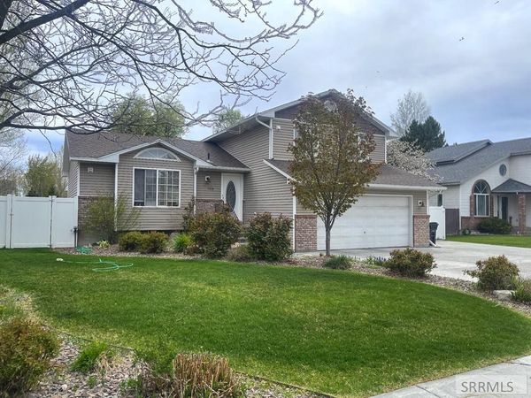 253 Colonial Way, IDAHO FALLS, ID 83404