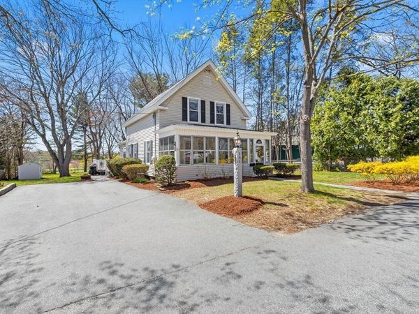 141 Westview Rd, Lowell, MA 01851