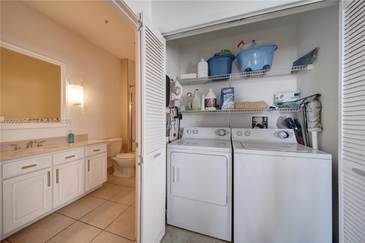 2001 Biscayne Blvd , Unit 2520, Miami, FL 33137 Photo