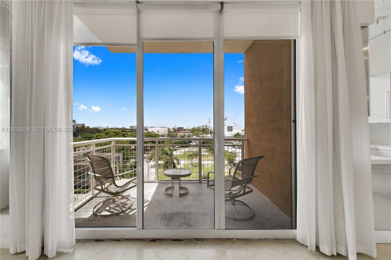 2001 Biscayne Blvd , Unit 2520, Miami, FL 33137 Photo