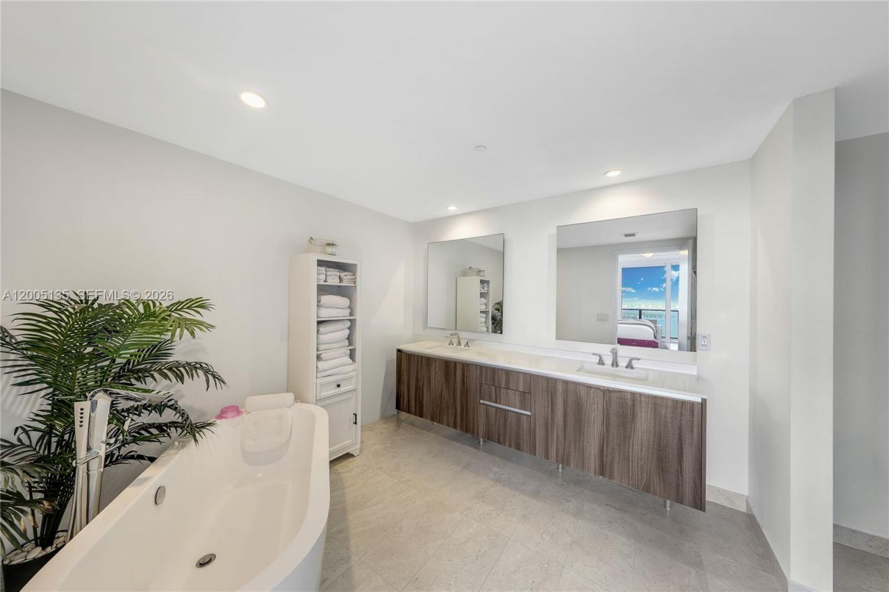 488 NE 18th St , Unit 3715, Miami, FL 33132 Photo