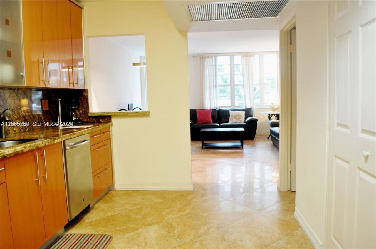 100 Lincoln Rd , Unit 534, Miami Beach, FL 33139 Photo