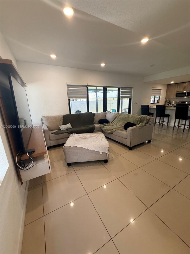 102 NW 10th Pl , Florida City, FL 33034 Photo