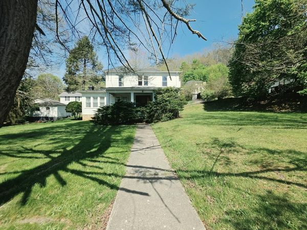 107 Main Street, MOUNT HOPE, WV 25880
