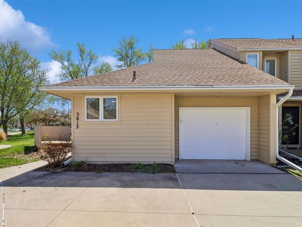 5612 Linden Circle, Johnston, IA 50131