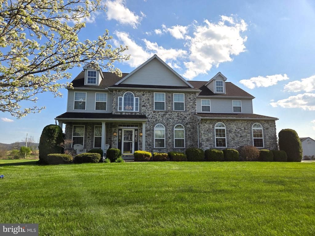 404 SOUTHFIELD DRIVE , OLEY, PA 19547