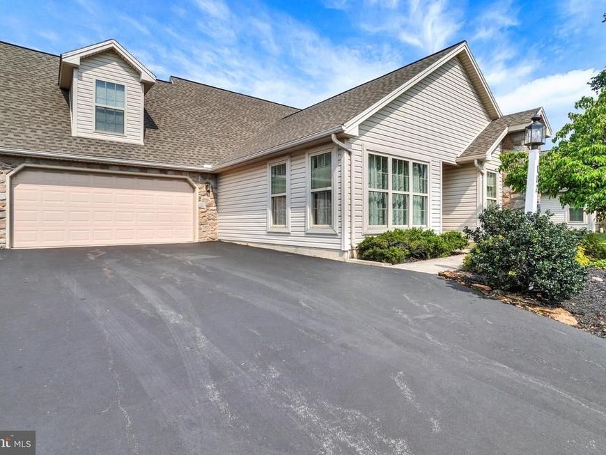 102 Heather Glen Drive, Red Lion, PA 17356 Main Photo