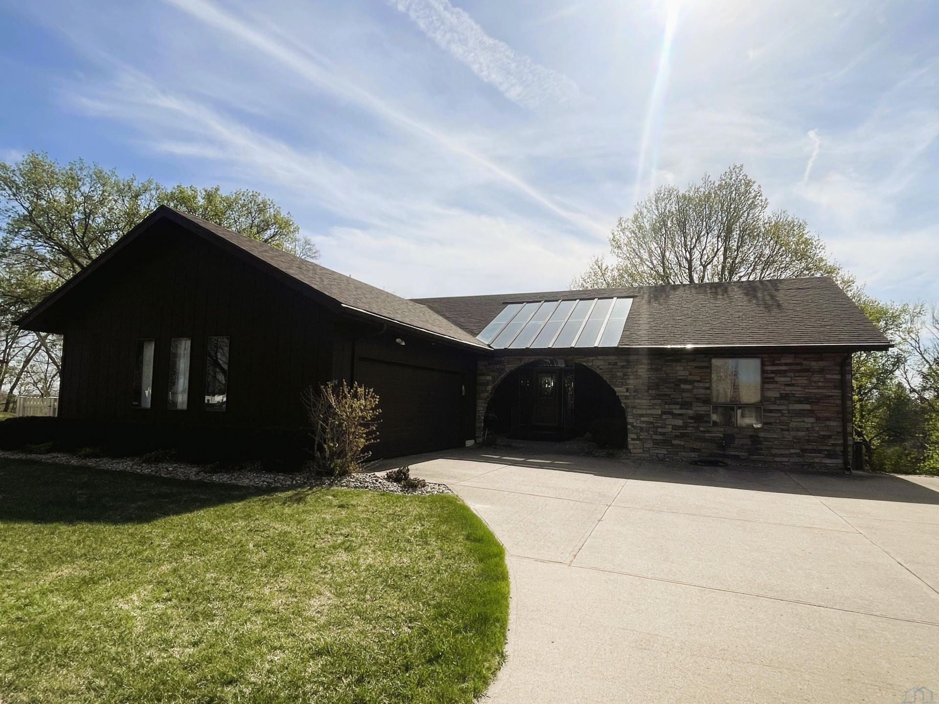1620 Hiawatha Trail, Sioux City, IA 51104 Main Photo