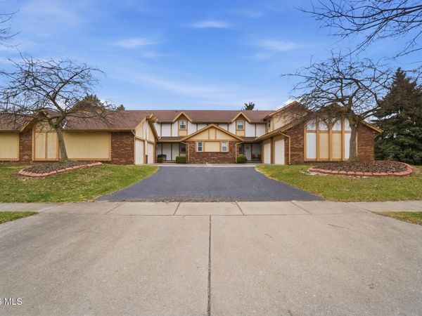 5662 Tibaron Lane , Toledo, OH 43615