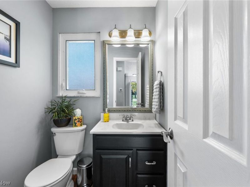 5660 Marine Parkway , Mentor on the Lake, OH 44060 Photo 12