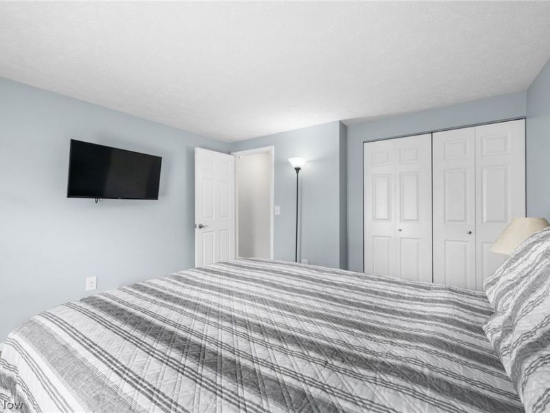 5660 Marine Parkway, Mentor on the Lake, OH 44060 Photo 14