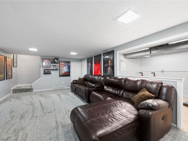 5660 Marine Parkway, Mentor on the Lake, OH 44060 Photo 20