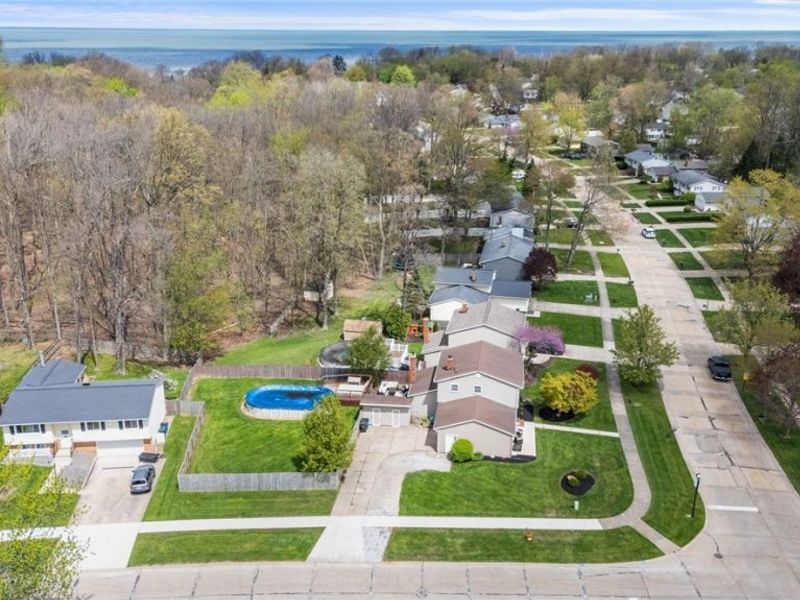 5660 Marine Parkway , Mentor on the Lake, OH 44060 Photo 29