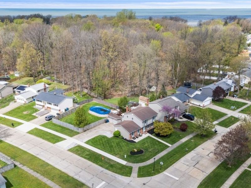 5660 Marine Parkway , Mentor on the Lake, OH 44060 Photo 3