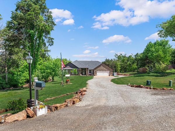 5796 Dogwood Drive, Guthrie, OK 73044