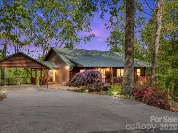 212 Glen Echo Circle, Saluda, NC 28773