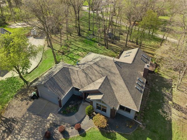 6080 NE 9th Street, Des Moines, IA 50313