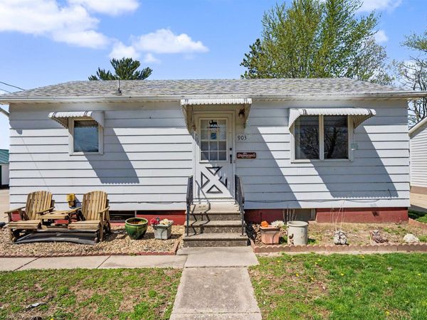 903 NE Park Avenue, Independence, IA 50644