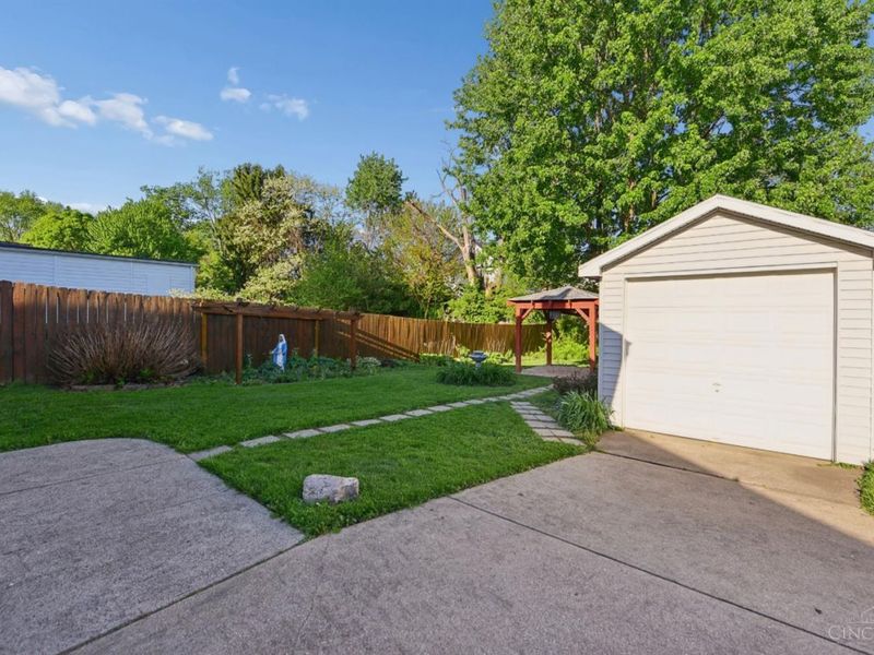 3939 Davis Avenue, Cheviot, OH 45211 Photo 14