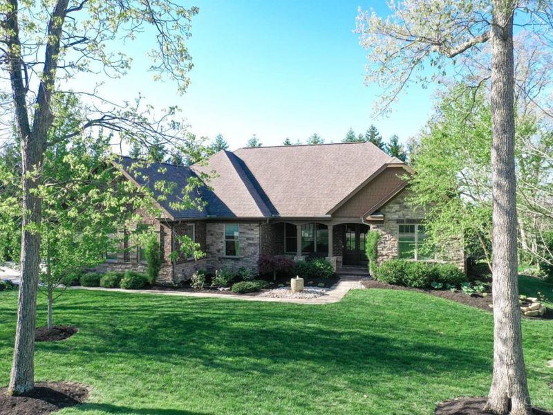 7430 Deep Woods Court, Springboro, OH 45066 Photo 2