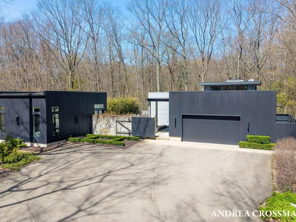 6919 Bendemeer Drive, Fennville, MI 49408