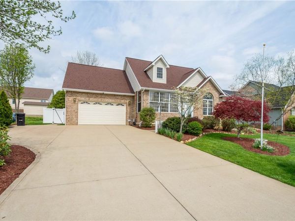 117 Clare Dr , Perryopolis, PA 15473