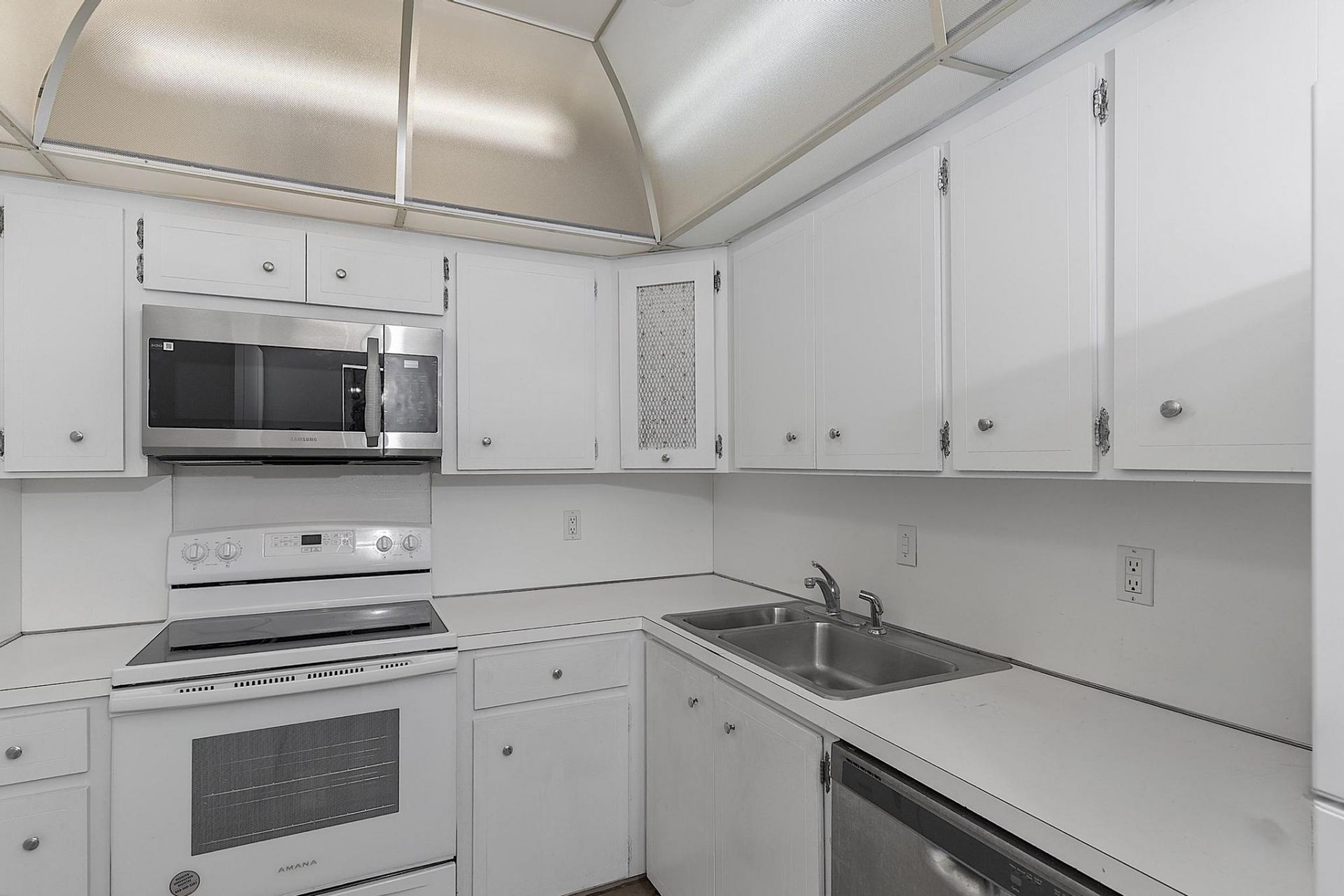 5700 NE 22nd Way, Unit 323, Fort Lauderdale, FL 33308 Photo