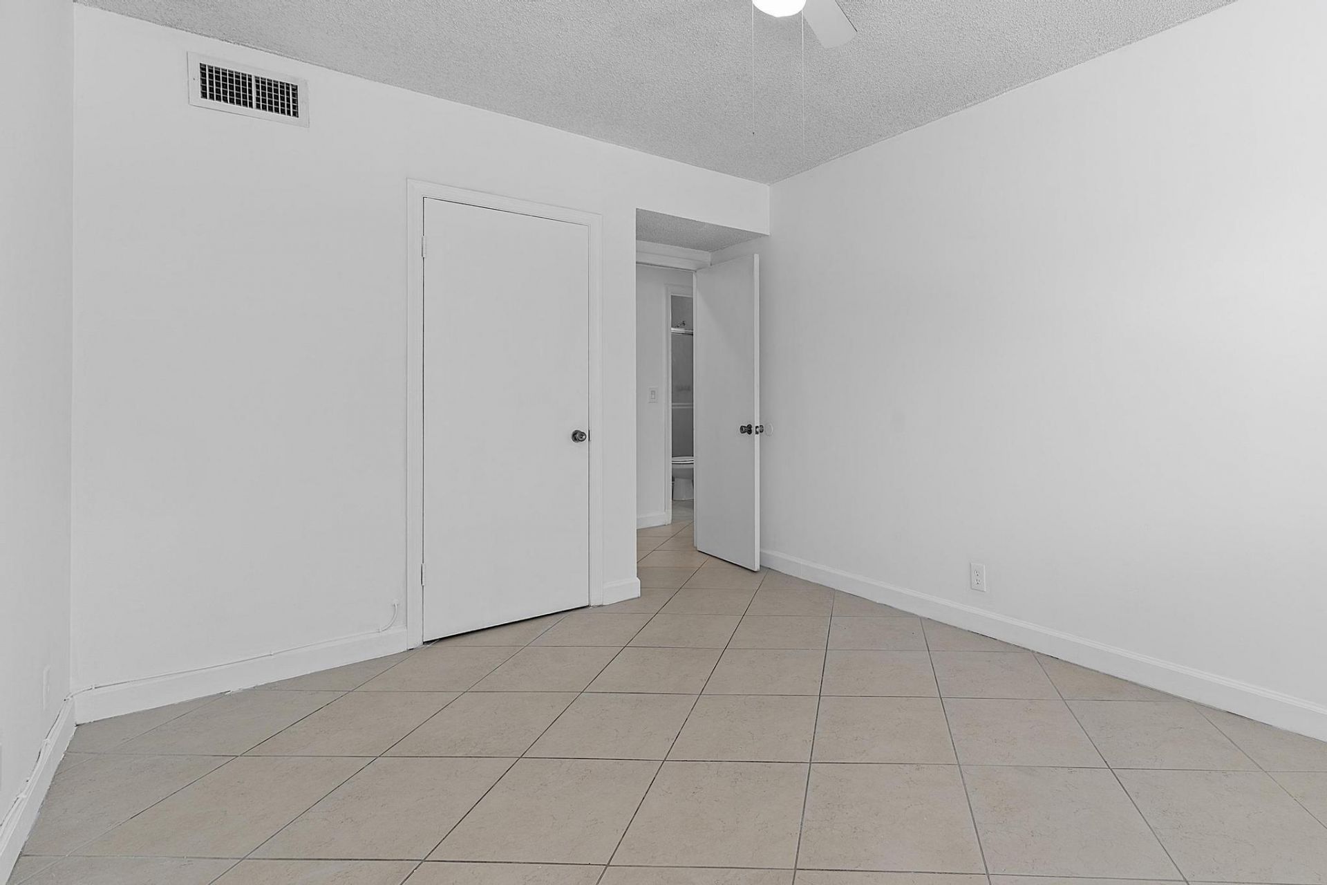 5700 NE 22nd Way, Unit 323, Fort Lauderdale, FL 33308 Photo