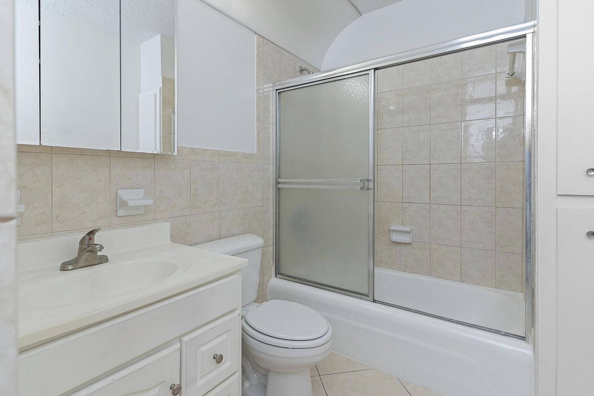 5700 NE 22nd Way, Unit 323, Fort Lauderdale, FL 33308 Photo