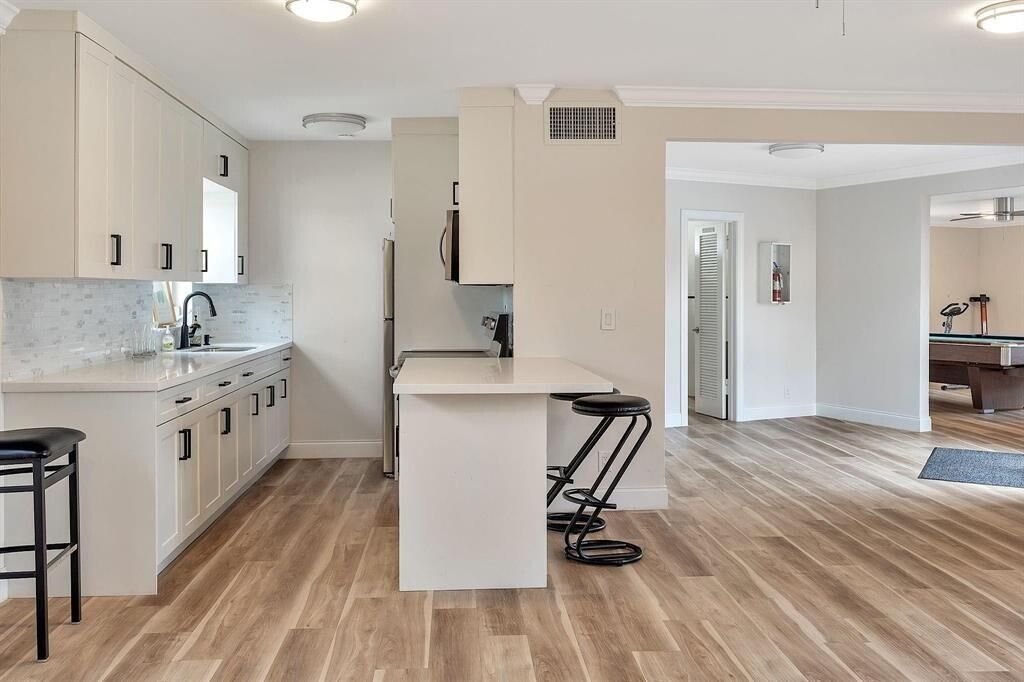 5700 NE 22nd Way, Unit 323, Fort Lauderdale, FL 33308 Photo