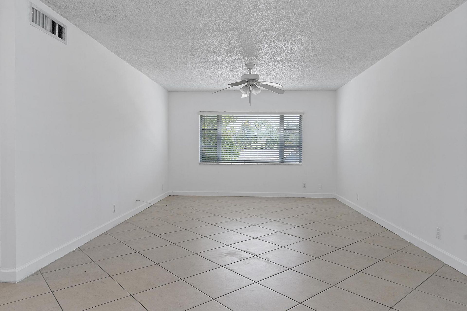 5700 NE 22nd Way, Unit 323, Fort Lauderdale, FL 33308 Photo