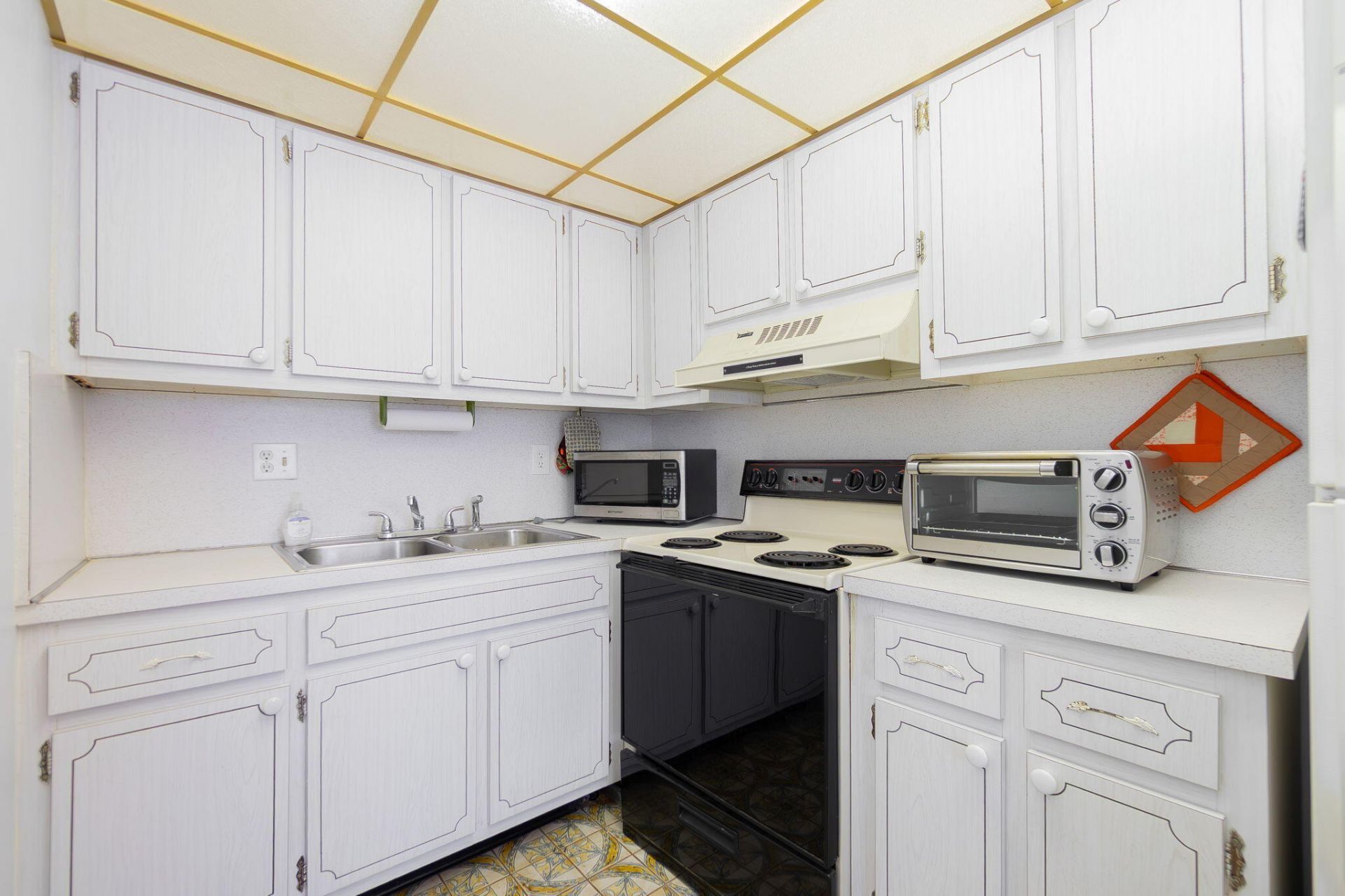 2840 Cynthia Lane, Unit 101, Lake Worth Beach, FL 33461 Photo