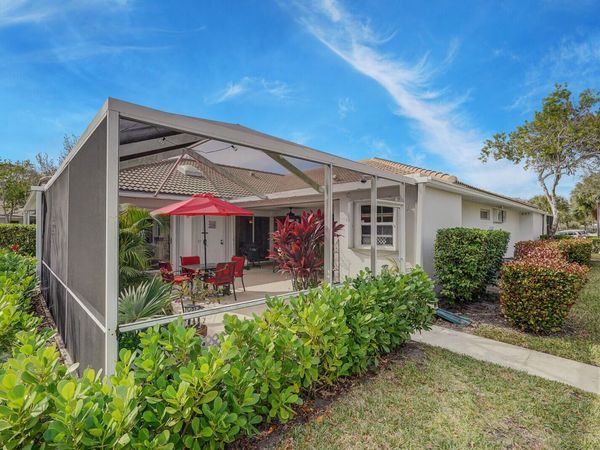 10102 Chapman Oak Court, Palm Beach Gardens, FL 33410