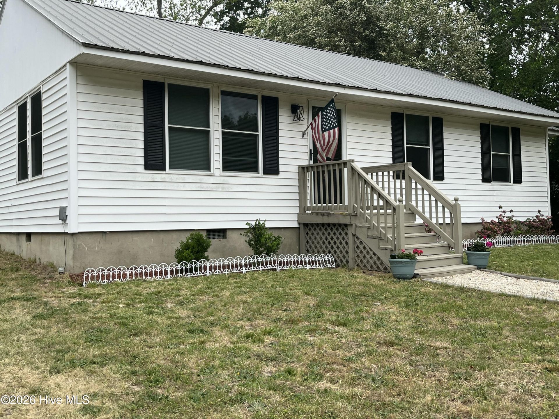 206 D Carlton Street, Carthage, NC 28327 Main Photo