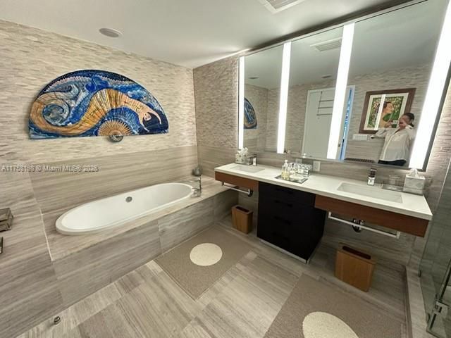 1 Collins Ave, Unit 602, Miami Beach, FL 33139 Photo