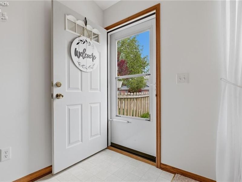 519 Heather Woods Drive, Elyria, OH 44035 Photo 10