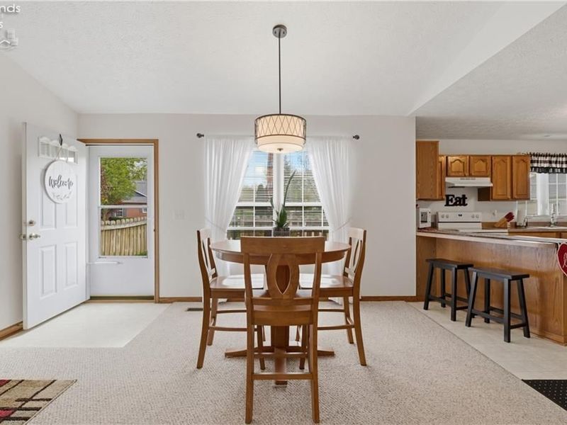 519 Heather Woods Drive, Elyria, OH 44035 Photo 11