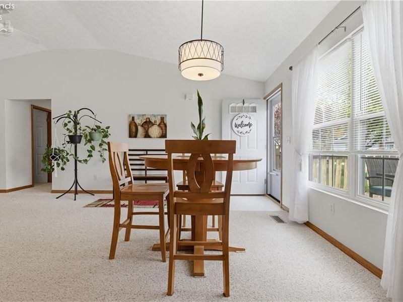 519 Heather Woods Drive, Elyria, OH 44035 Photo 13