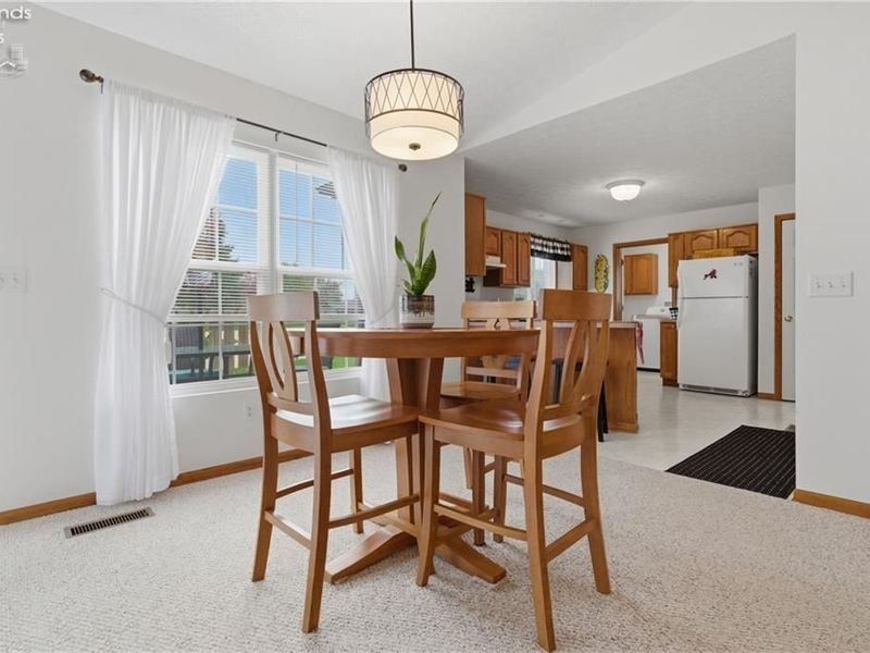 519 Heather Woods Drive, Elyria, OH 44035 Photo 14