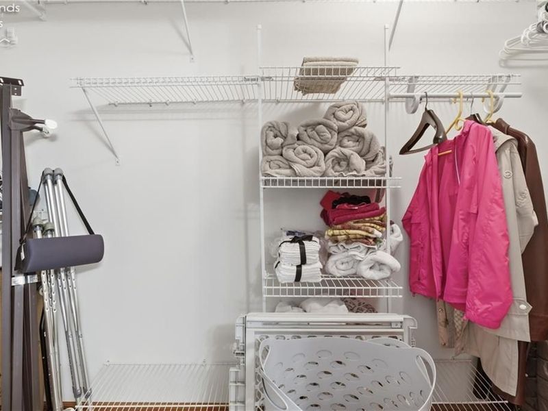 519 Heather Woods Drive, Elyria, OH 44035 Photo 34