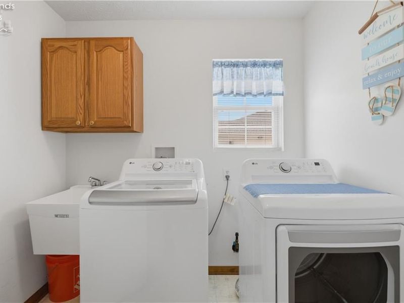 519 Heather Woods Drive, Elyria, OH 44035 Photo 38