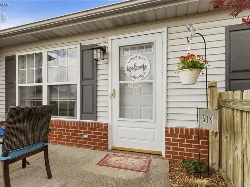 519 Heather Woods Drive, Elyria, OH 44035 Photo 6