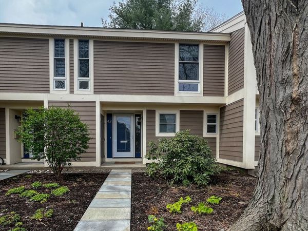 11 Oak St, Unit 42, Wellesley, MA 02482