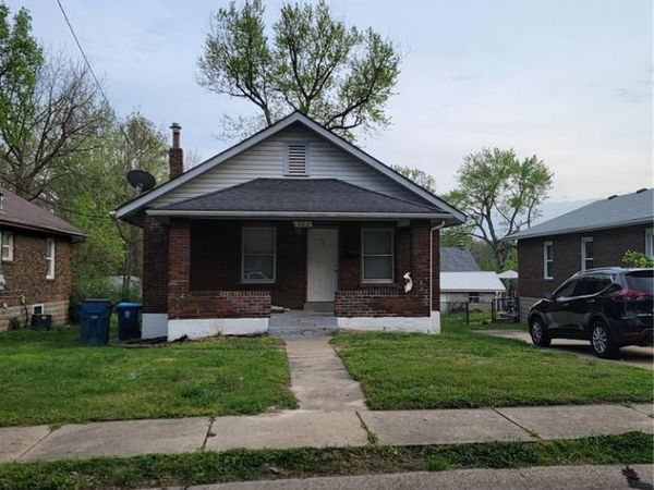 222 Randolph Avenue , Ferguson, MO 63135