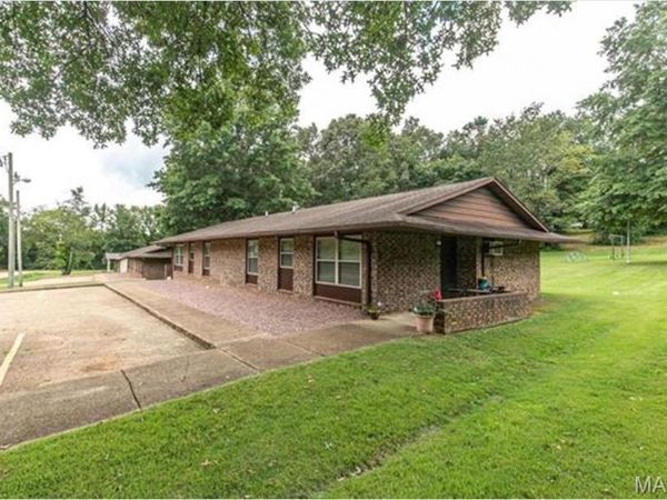 1020 E Washington , Doniphan, MO 63935