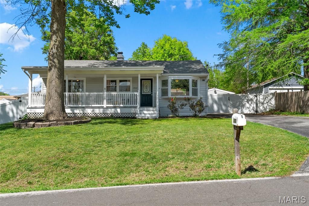 1308 South Drive , Saint Charles, MO 63303 Main Photo